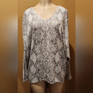 White House Black Market Nwot top sz L